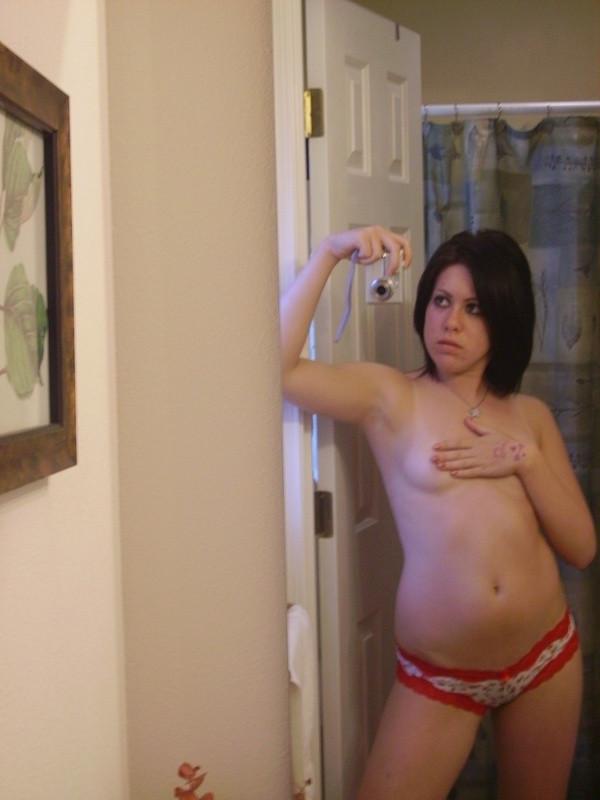 10P Cute chick seduces her rock hard lover in home video