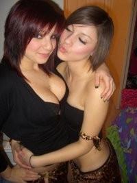 10P Pantieless doll fooling around in hot amateur pics