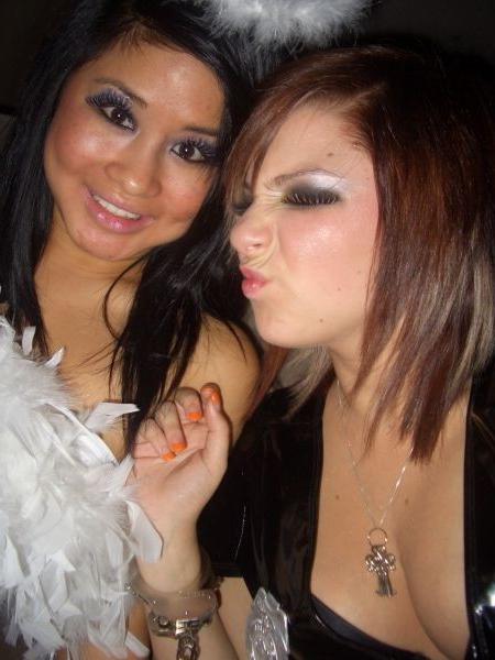 10P Pantieless doll fooling around in hot amateur pics