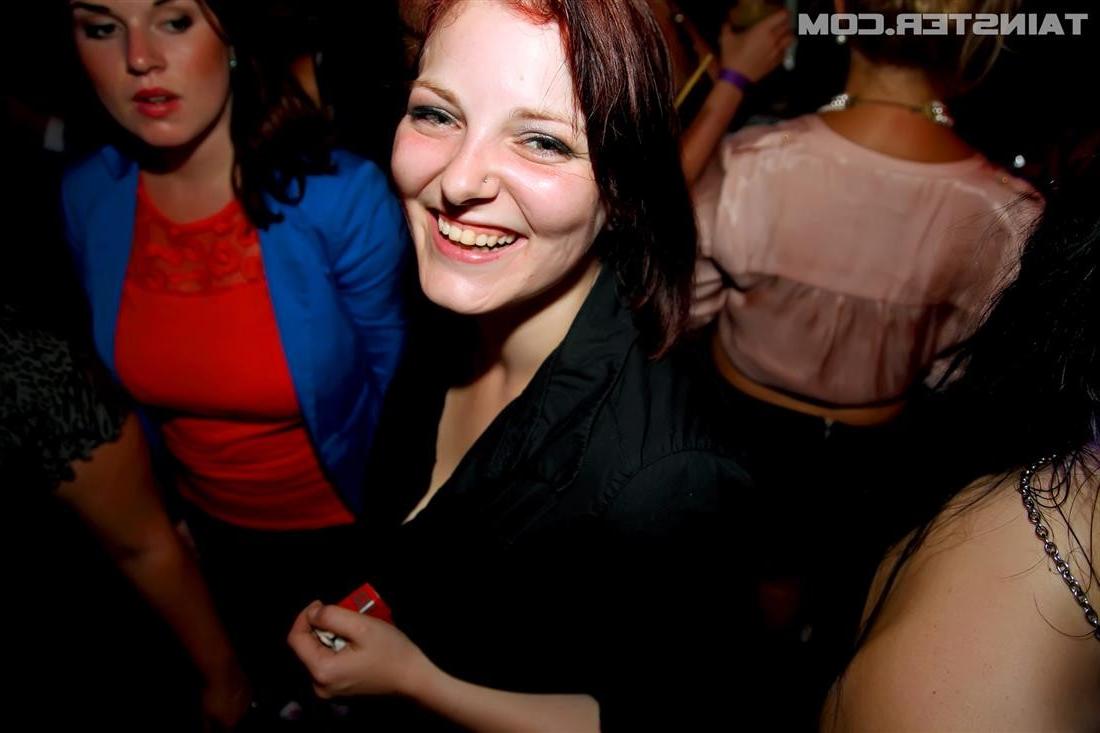 15P Sexy drunk slutty chicks at a party suck and fucks hard cock