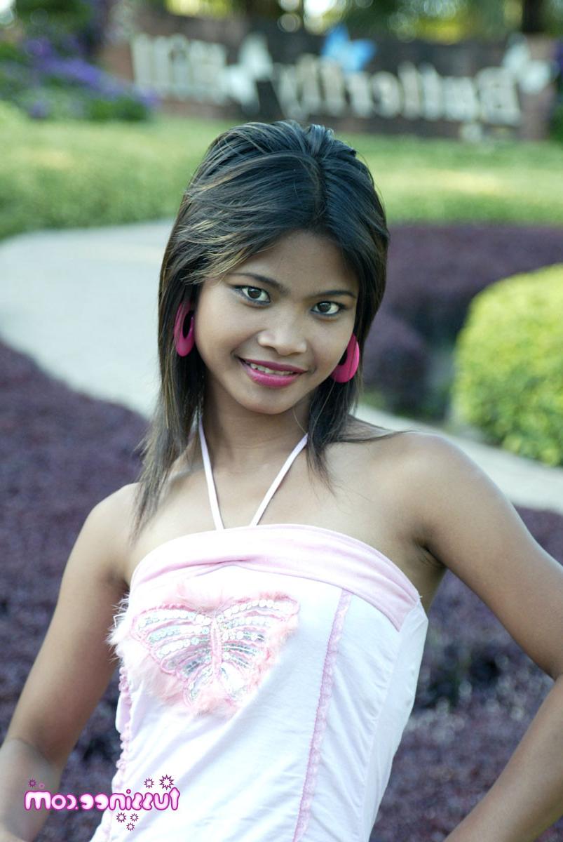15P Thai teen model Tussinee takes revealing photos at a famous park