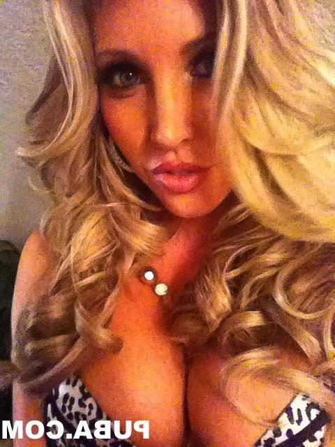 15P See some fun and sexy behind the scenes photos of Samantha Saint