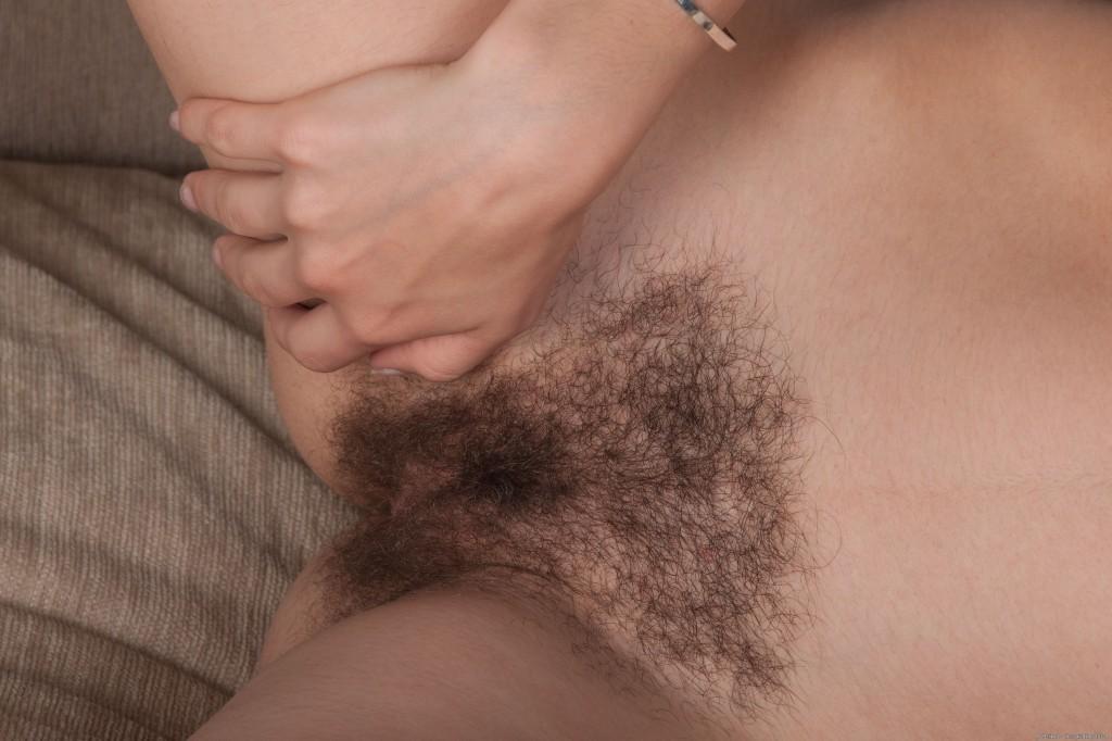 12P Amateur sexy girl shows Hirsute Cunt