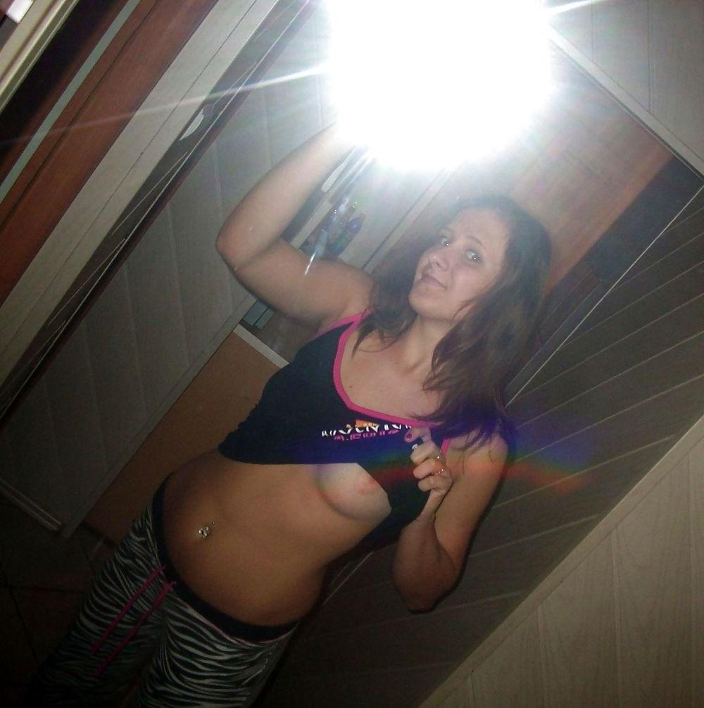 15P Nude posing session and masturbation from horny gf babe