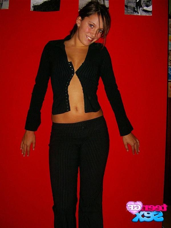 12P Girlfriend topless scenes on the horny photos