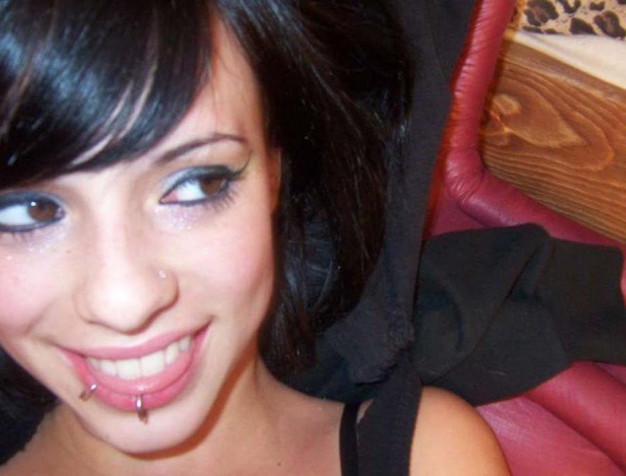 16P Sexy Sarah selfshooting in her bedroom