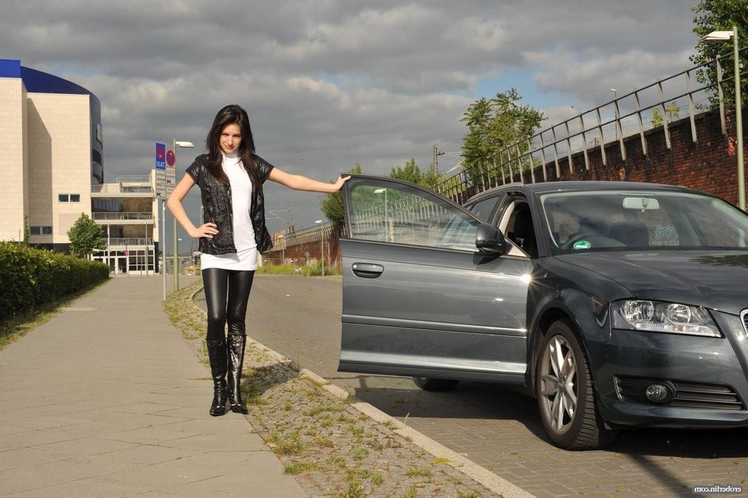 11P Eroberlin-Annmarie-la-Sante-shinny-cameltoe-leggings-teen