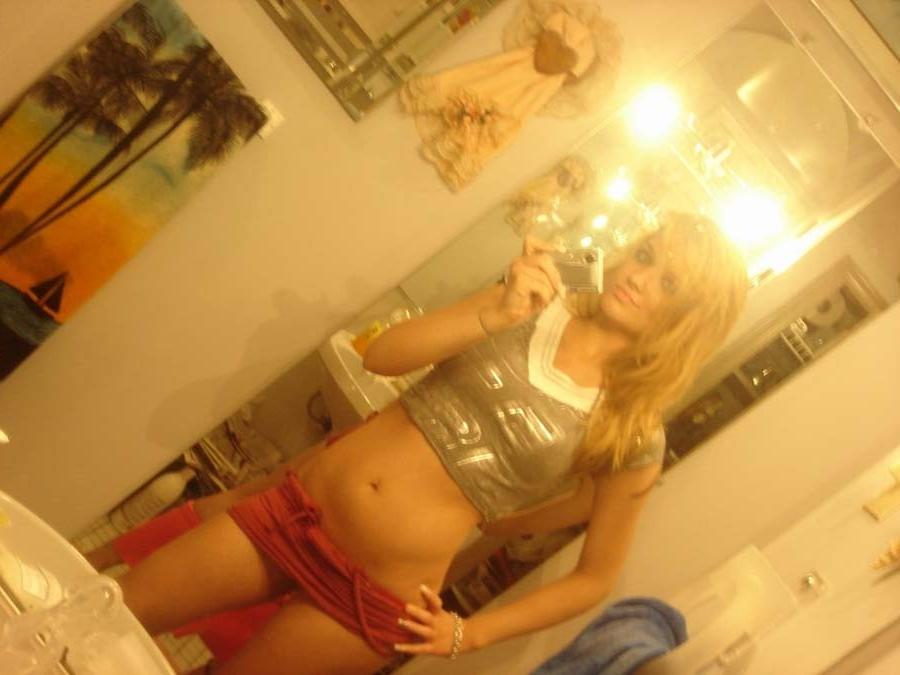 11P Nice amateur bombshell Cameron selfshooting