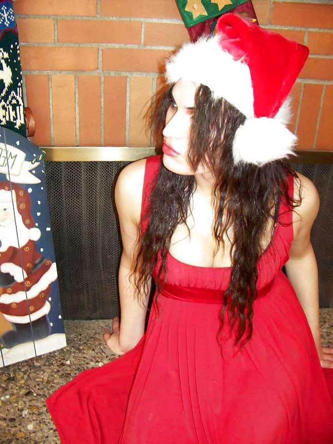 15P Shemale Holiday Cheer 