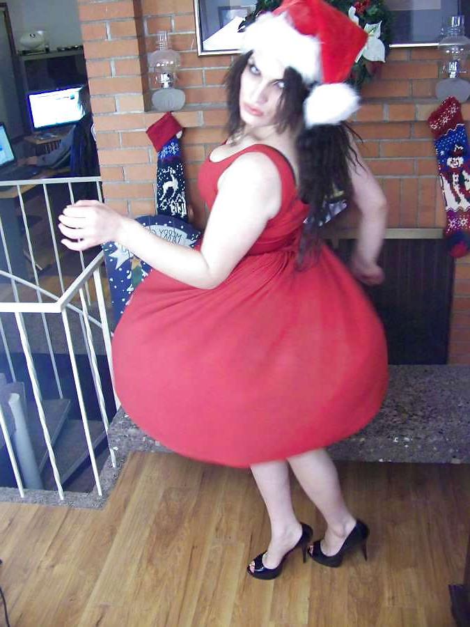 15P Shemale Holiday Cheer 