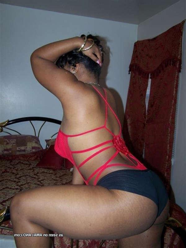 12P Ebony nudes nude in the bedroom