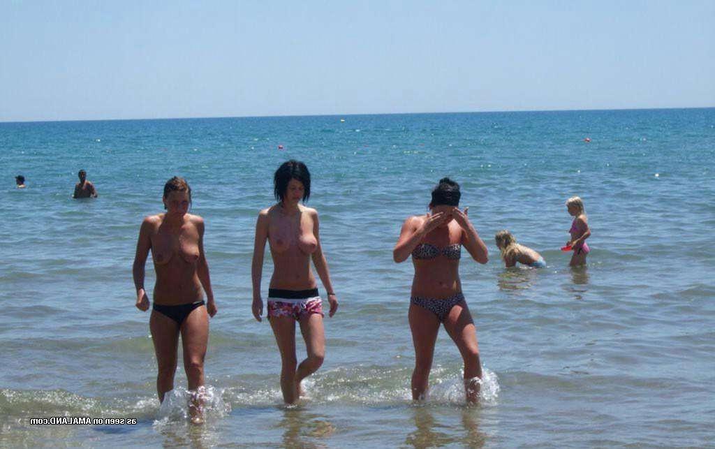 15P Home shot pics of amateur 18 year old neighborhood girlfriends