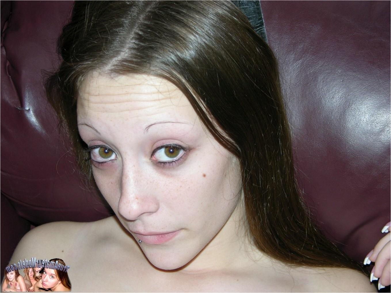 25P Florida Amateur Paid To Spread Her Pink Teen Pussy And Unshaved Butthole