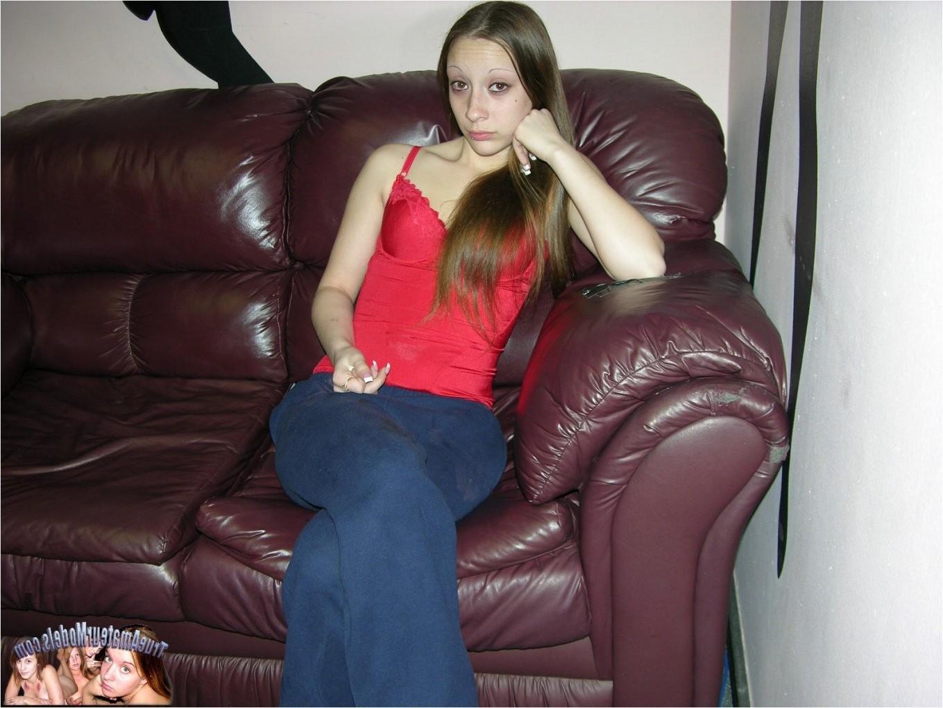25P Hot Florida Amateur Spreading Tight Teen Pussy And Hairy Asshole