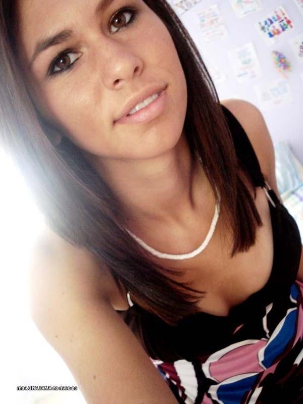 16P Nice and hot pictures of three sexy amateur selfshooting hotties