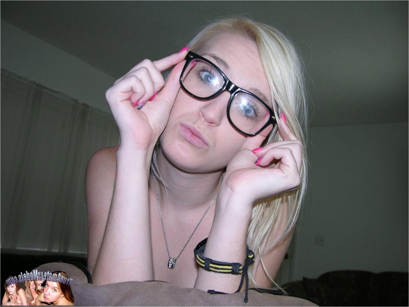 25P Naughty Amateur Nerd Spreading Her Pink Pussy And Tight Asshole