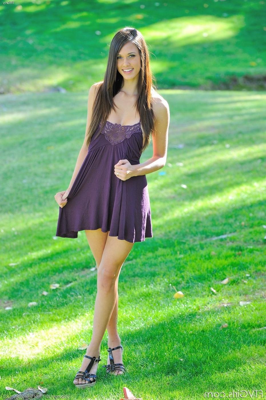 16P Tiffany in the park going topless