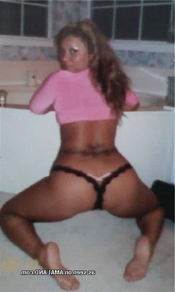 15P Sexy amateur curvy Latina bombshell