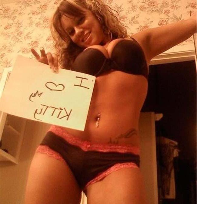 15P Sexy amateur curvy Latina bombshell