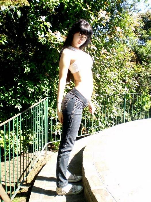 12P Real Amateur Next Door Girls