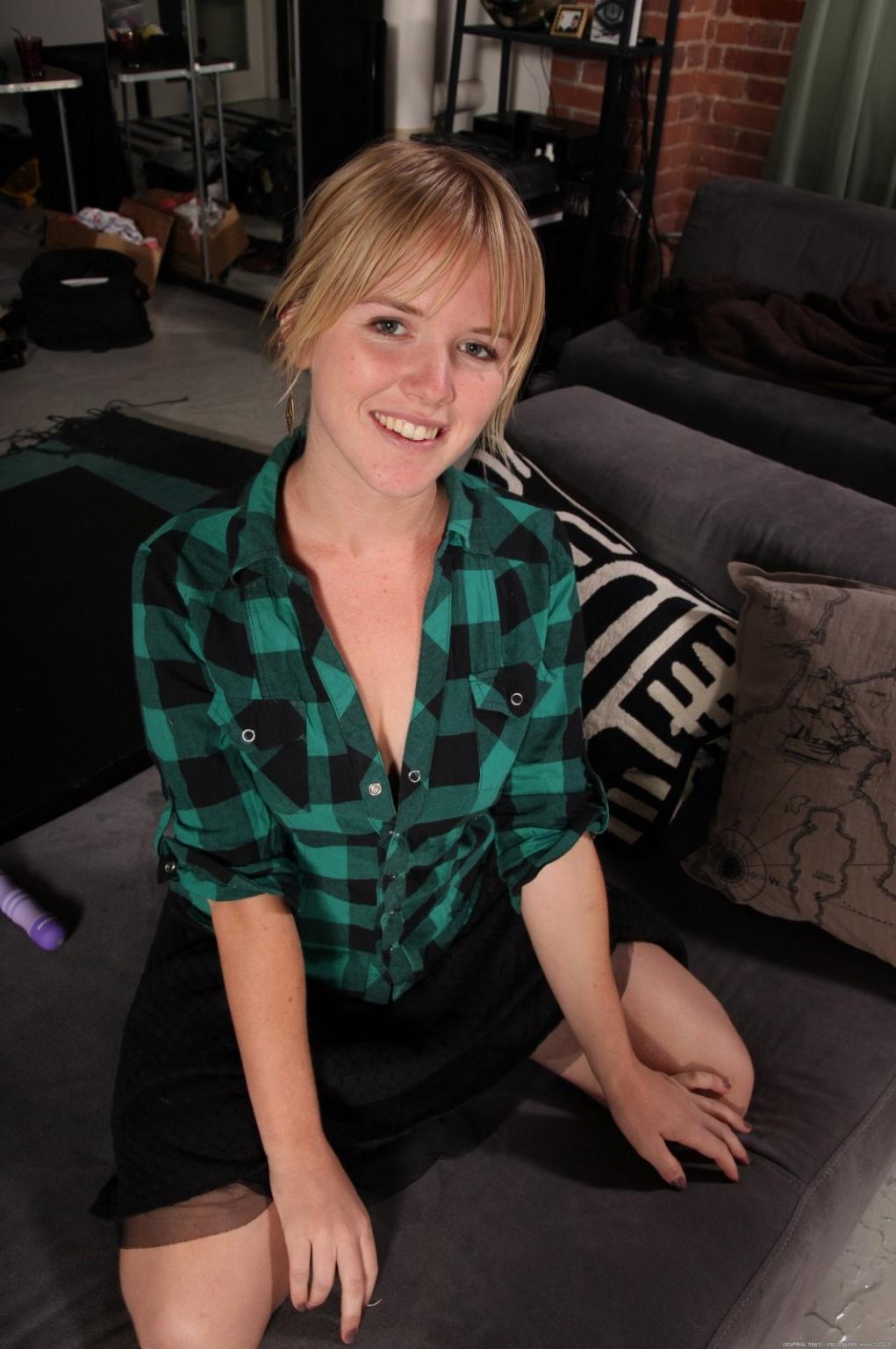 15P Hairy pussy natural amateur Anna on the couch