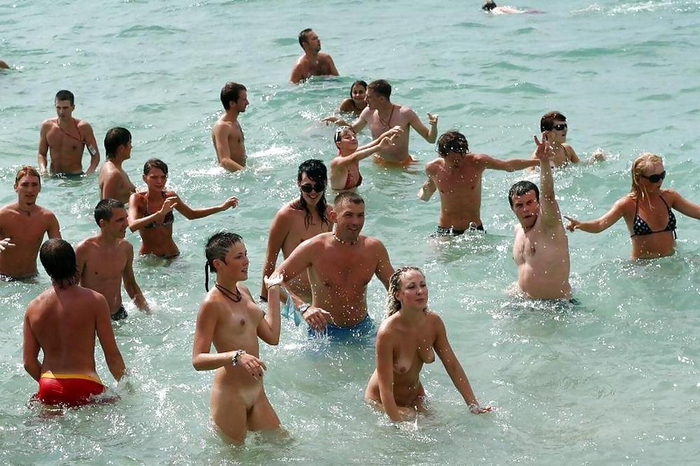 18P More nude party chicks
