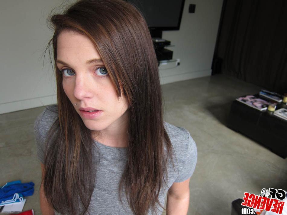 15P Beautiful petite amateur 18 year old girlfriend drops panties