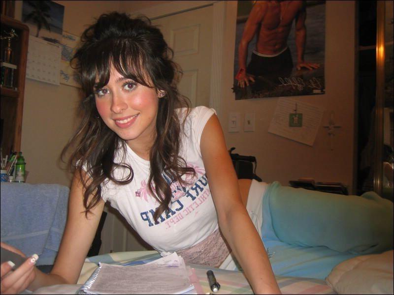 15P Natural girlfriends petting hard sticks with mouths