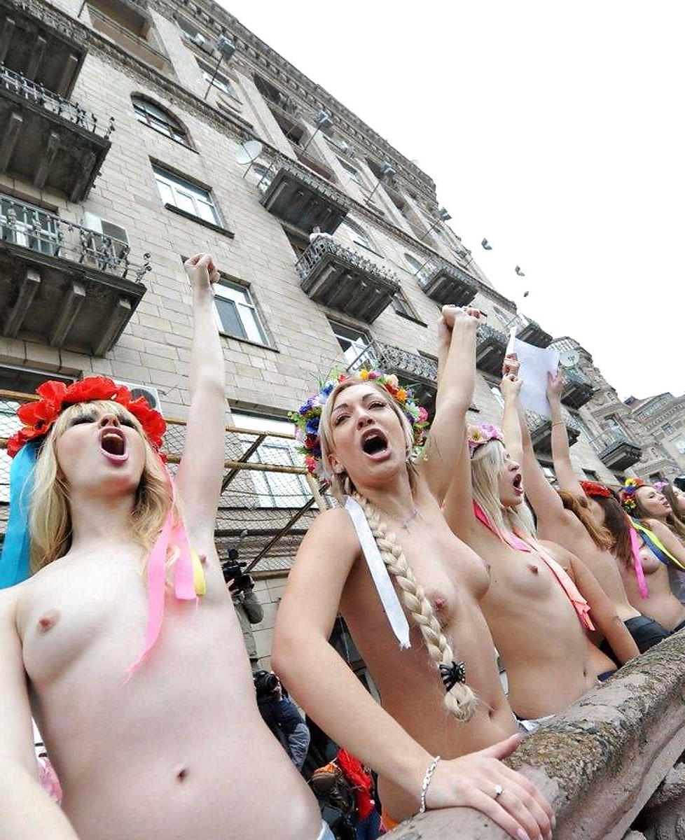 16P Party girls