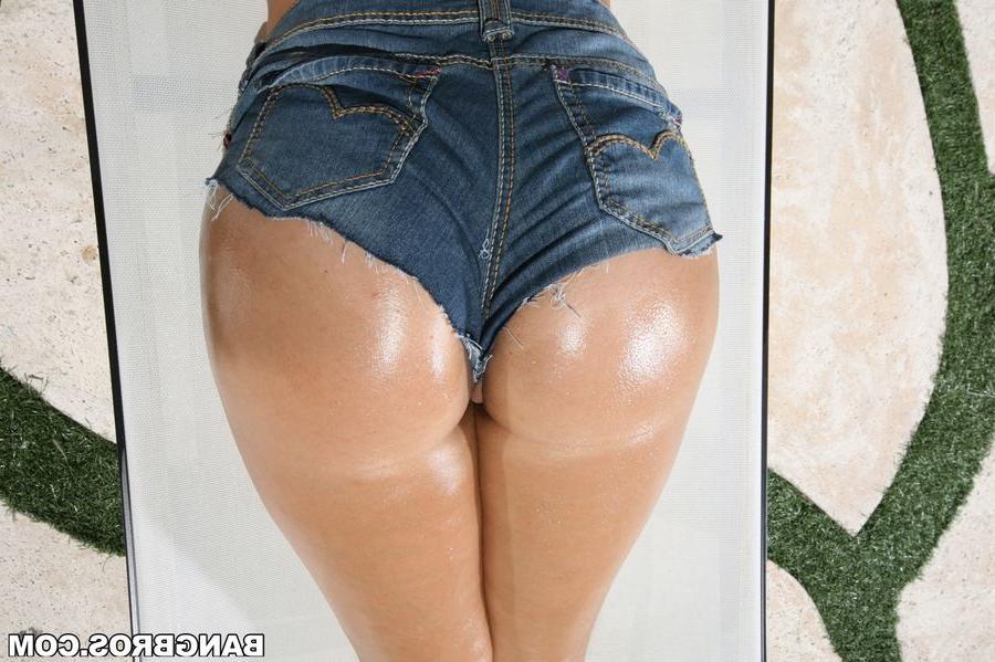 16P Curvy Miss Raquel banged in her big round ass