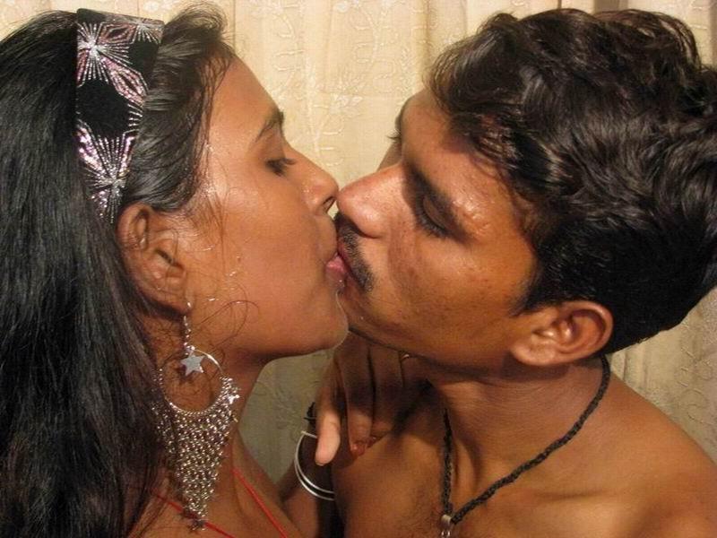 16P Horny Indian babe gets her asshole hammered