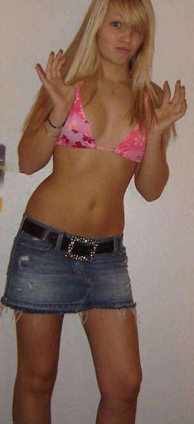 16P Pictures of a blonde chick who got fucked in her butthole