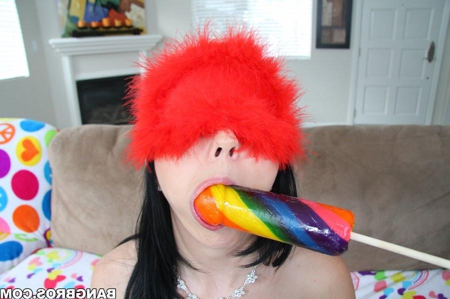 16P Angell Summers gets her cunt filled up with sperm