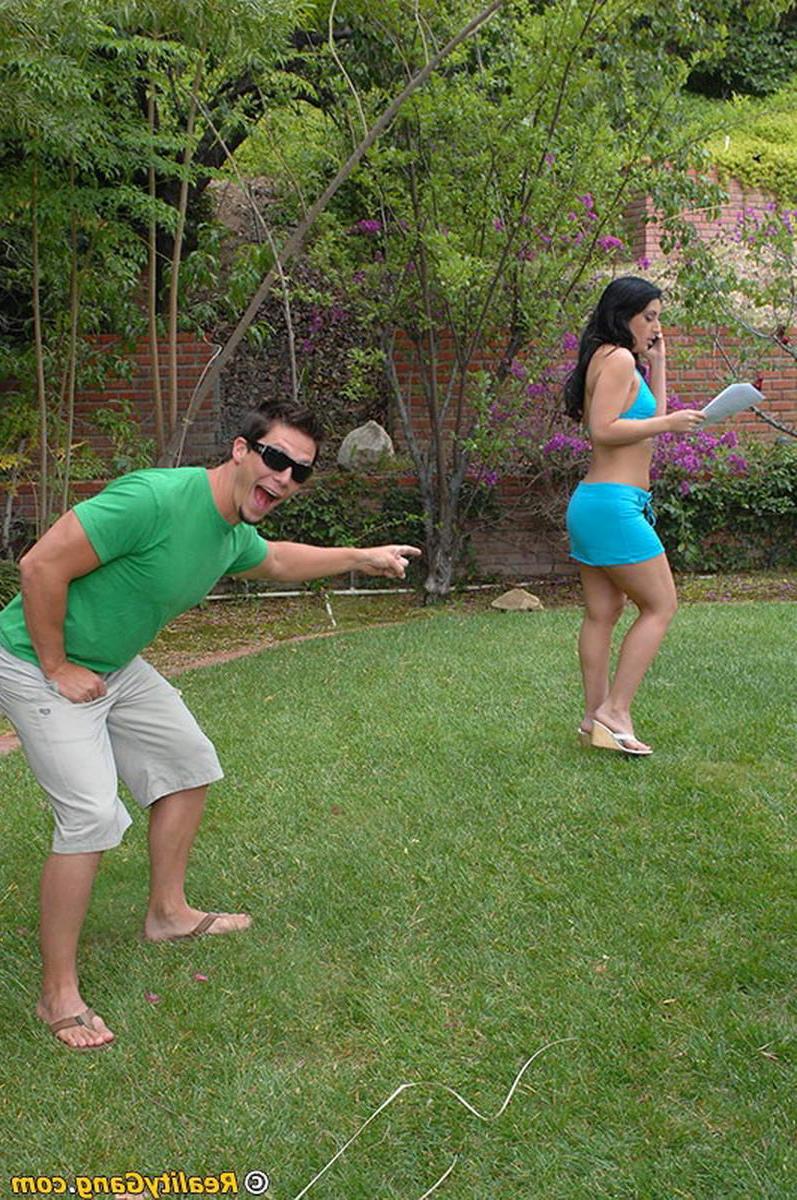 16P Brunette hottie getting it doggystyle