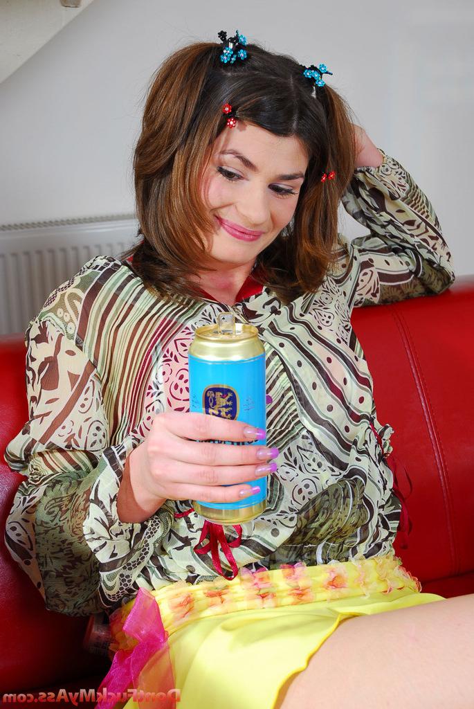 20P Unfortunate maid gets her tight teen booty ravaged for a can of beer