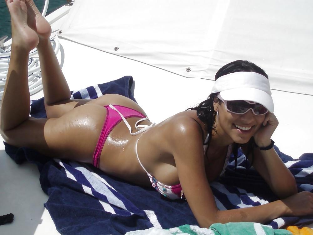 25P Back Side of The Beach By Voyeur TROC