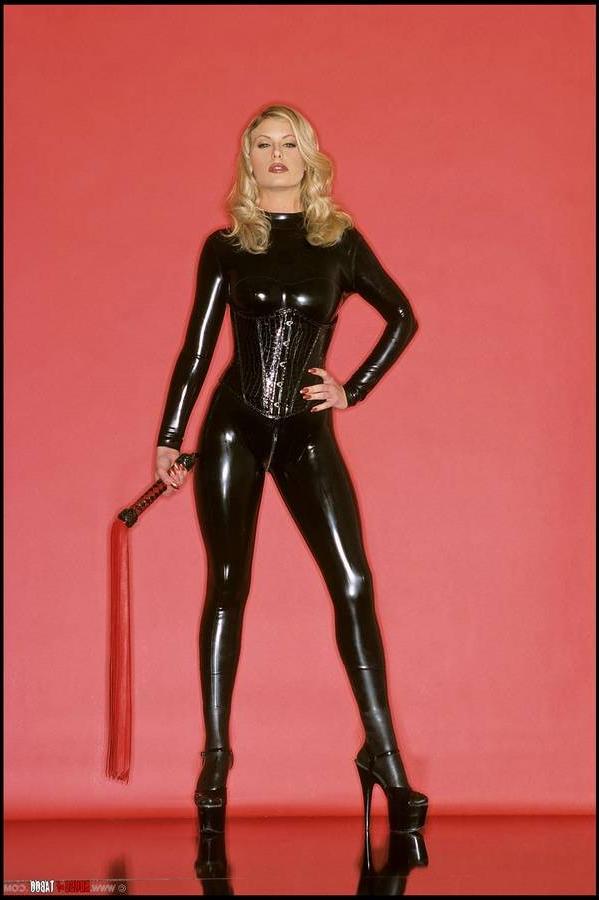 16P Beautiful blonde in kinky latex outfit toying her asshole