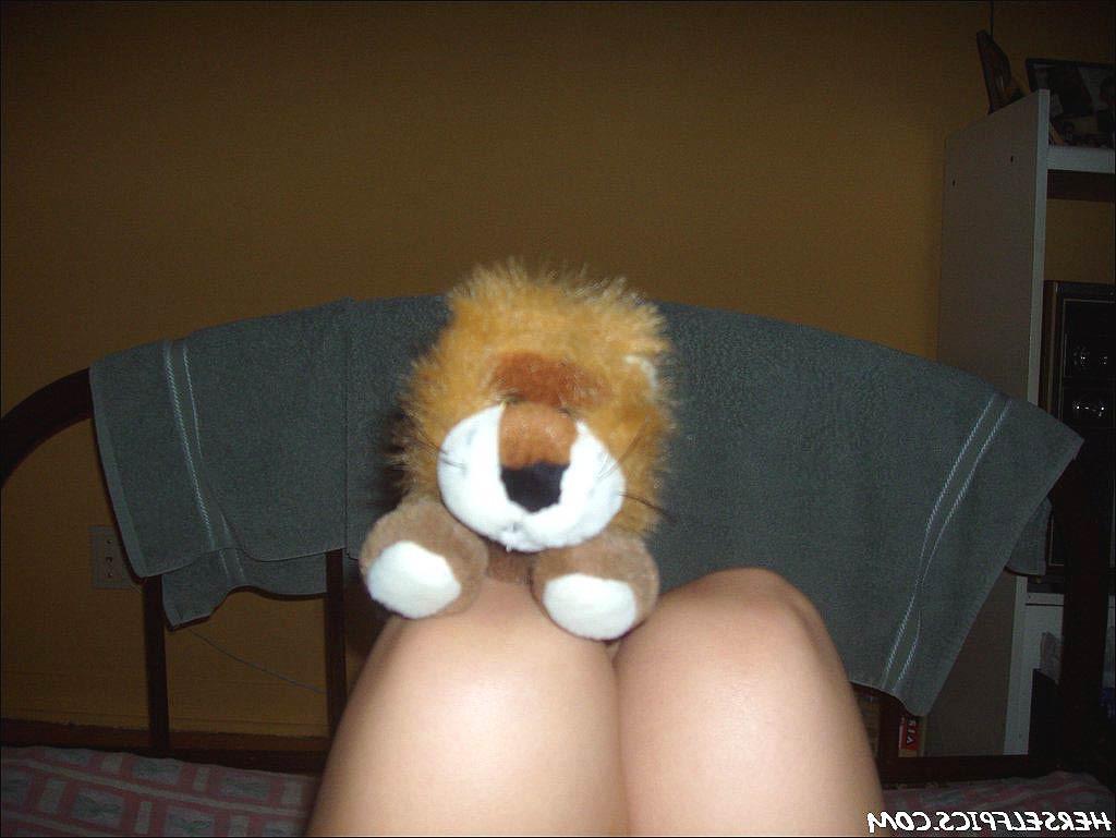 15P Highschool girl gets fucked in the ass at home