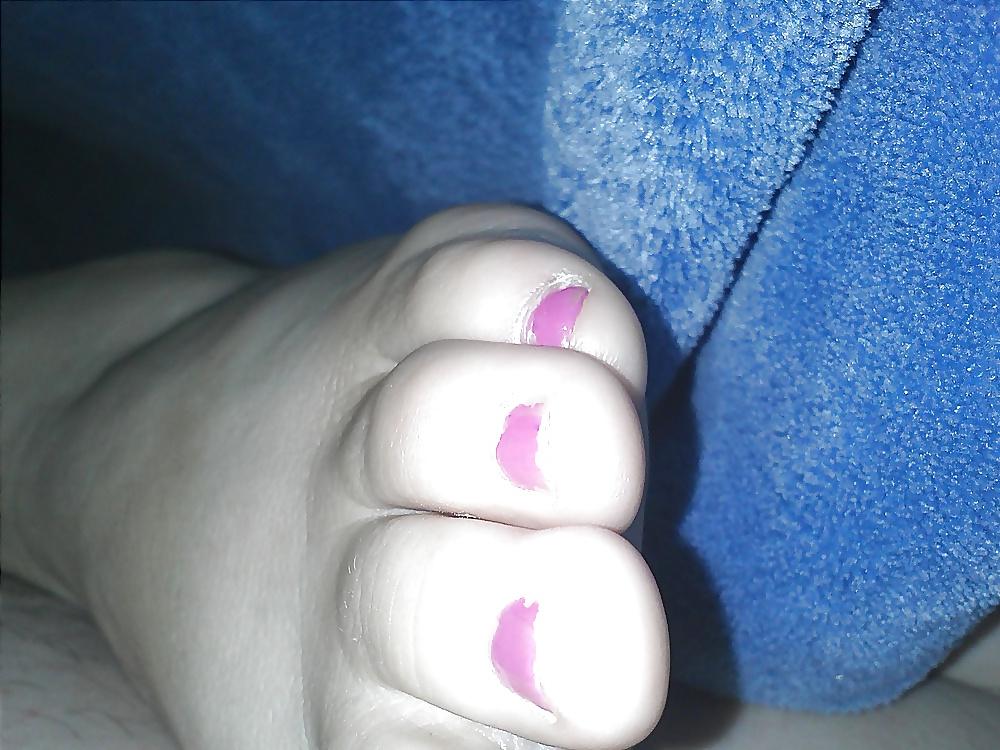 19P Wife's feet