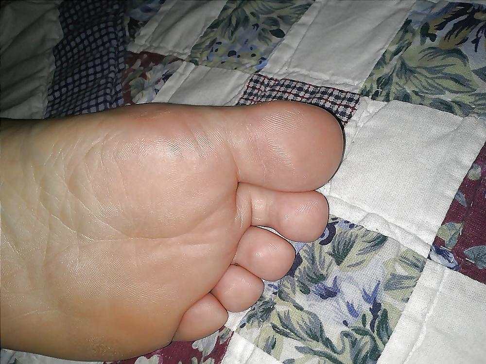 19P Wife's feet