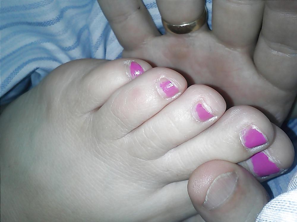 19P Wife's feet