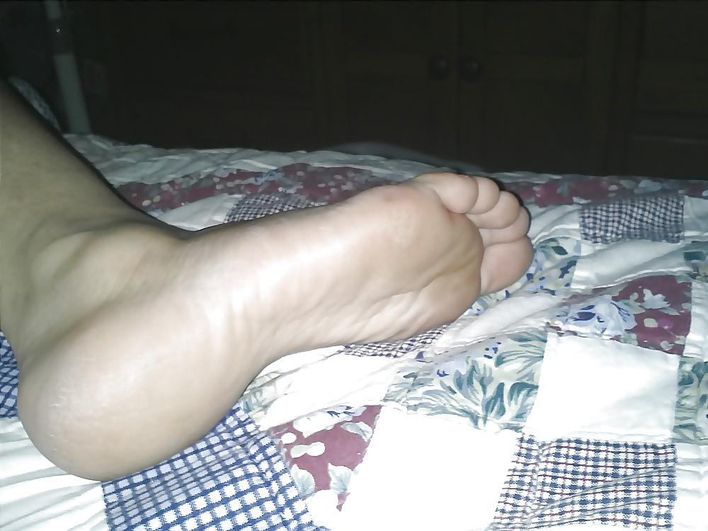 19P Wife's feet