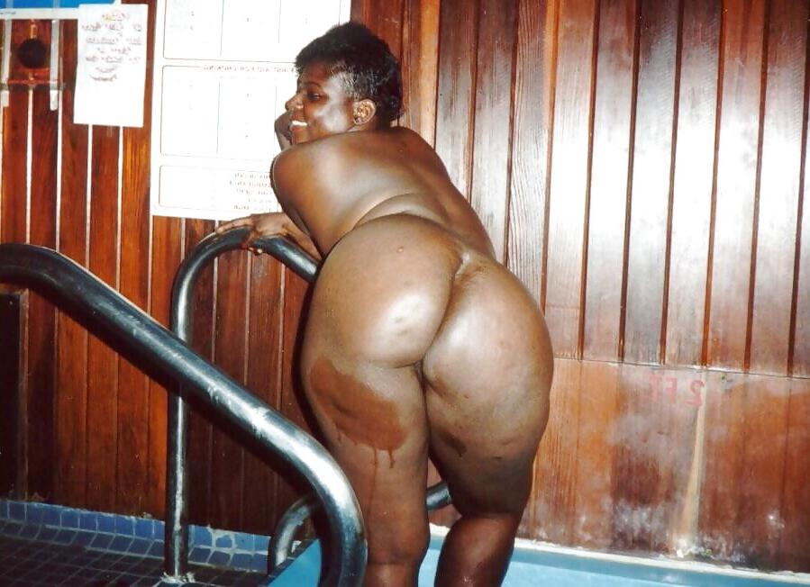 25P Blacks in the shower