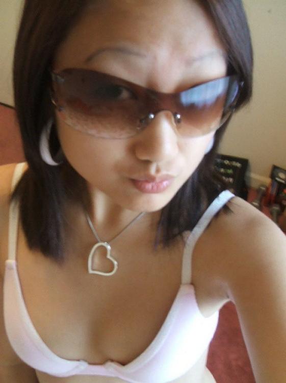 16P Mega oozing hot and delicious Asian girls posing naked