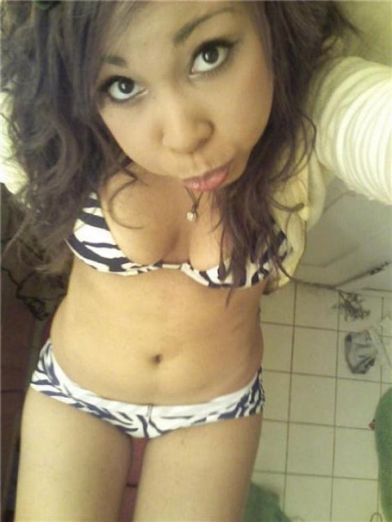 16P Mega oozing hot and delicious Asian girls posing naked
