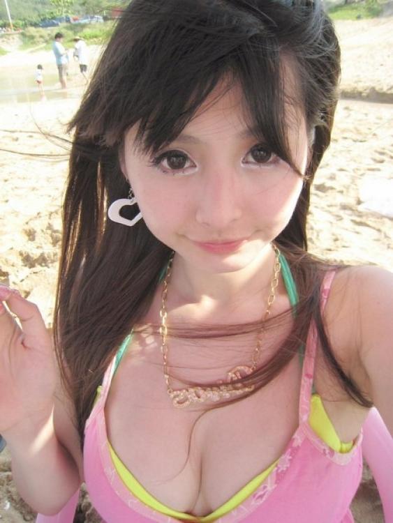 16P Mega oozing hot and delicious Asian girls posing naked