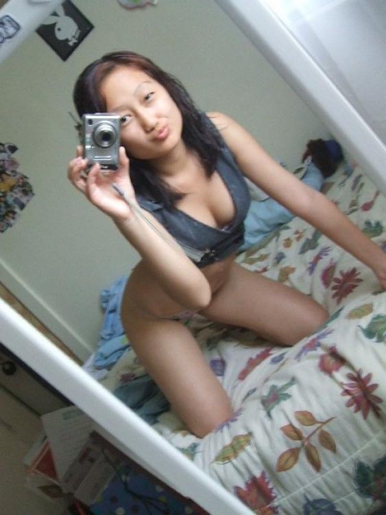 16P Mega oozing hot and delicious Asian girls posing naked