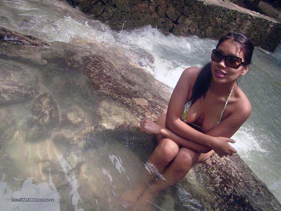 15P Collection of a Filipina bombshell's hot selfpics