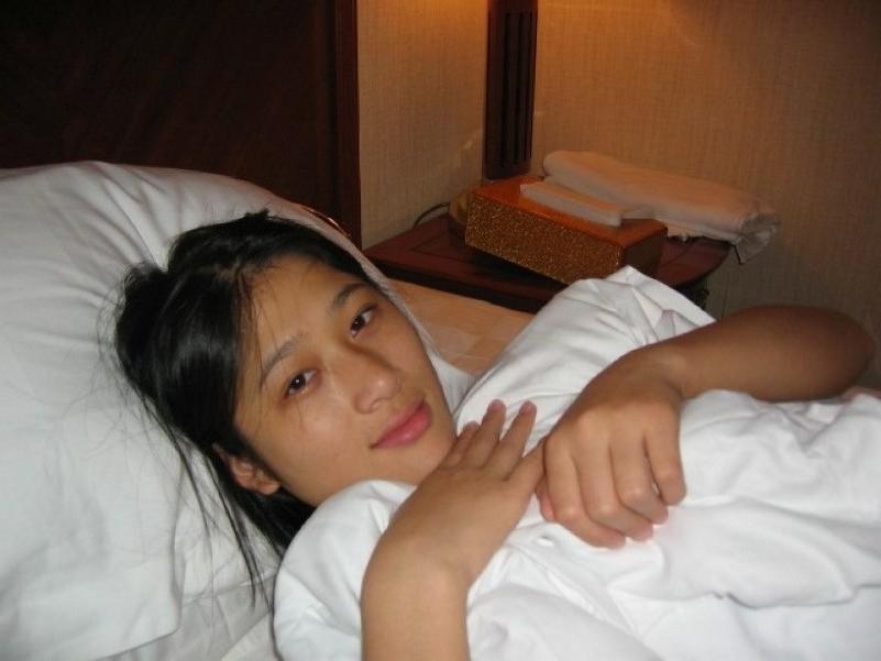 16P Asian teen nymph enjoy showing her sweet and juicy body