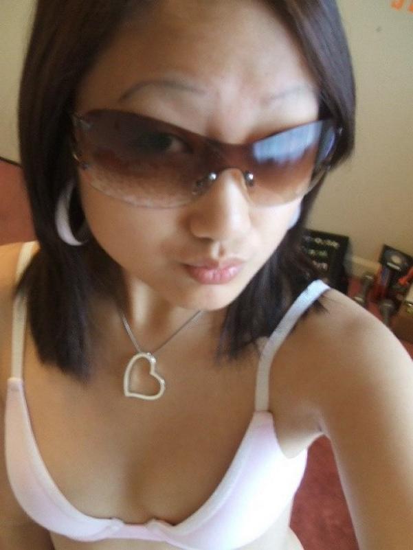 16P Mega oozing hot and delicious Asian girls posing naked